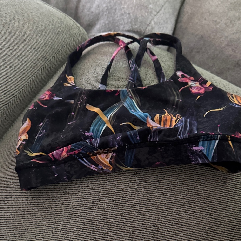 Lulu lemon sports bra